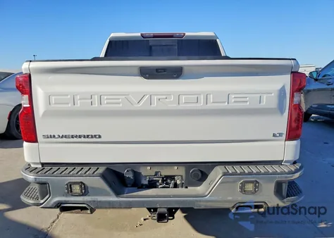 2021 Chevrolet Silverado K1500 Lt z USA, uszkodzony, nr VIN 3GCUYDED3MG332643